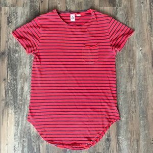 Urban Outfitters Three Feathers men’s scooper tee